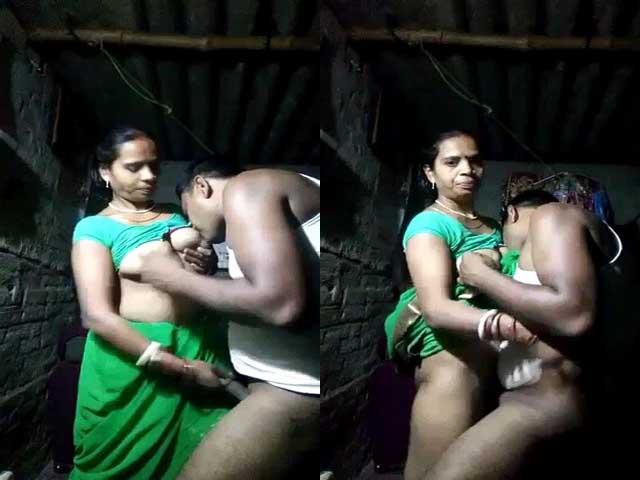 Desi couple enjoying sex front cam